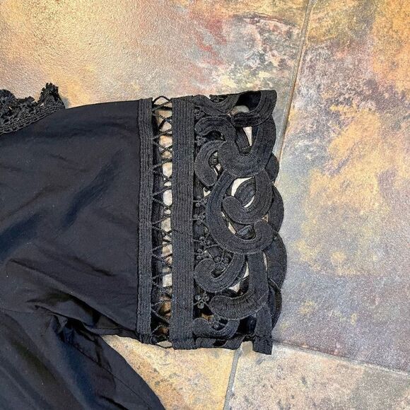 Swimsuits For All Vera Black Crocheted Cold Shoulder Coverup 6/8 - Picture 2 of 12